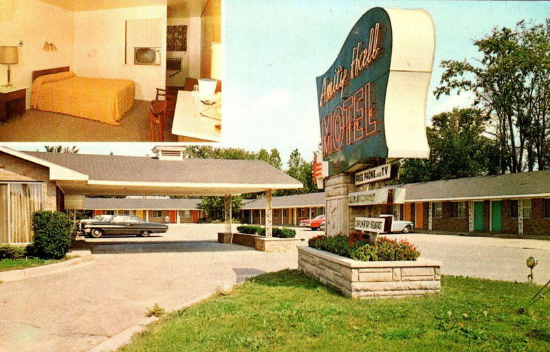 Amity Hall Motel - Vintage Postcard